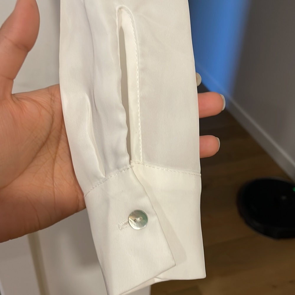 White blouse with ruffles - Picture 3 of 3